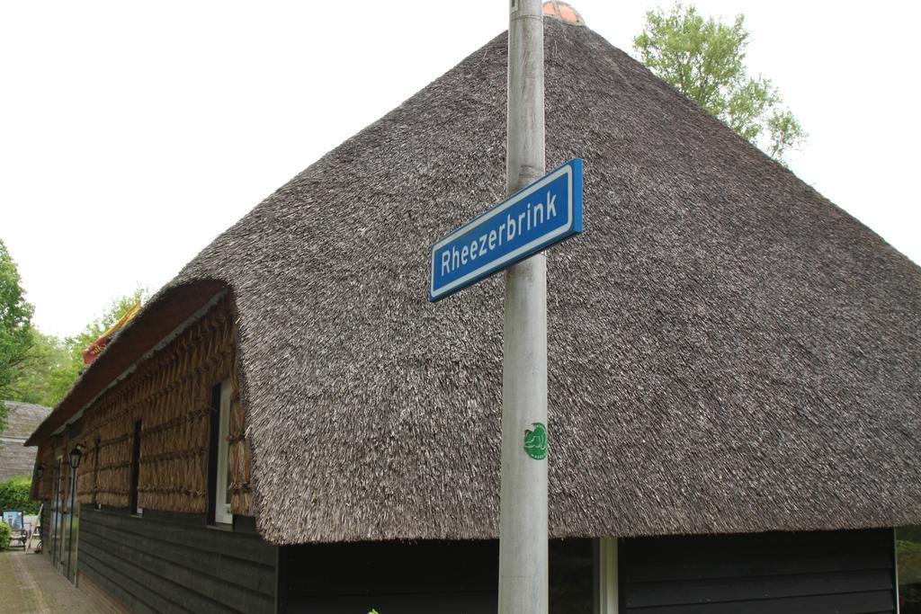 Rheezerstee Panzió Kültér fotó
